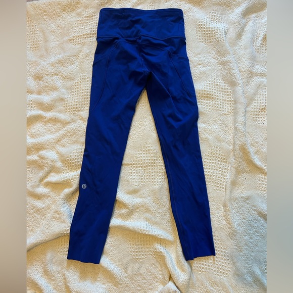 Lululemon women’s size 2 blue leggings excellent condition - Picture 7 of 7